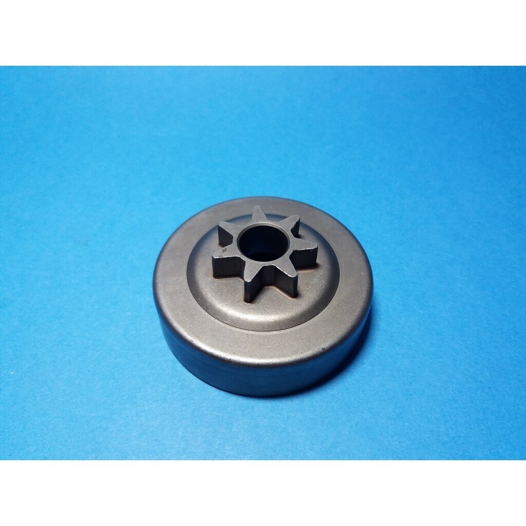 Clutch Drum .325 7T suitable for Husqvarna 36 41 136 137 141 142 230 235 236 240 Jonsered 2035 2036 2040 CS2137 CS2138 CS2234 CS2238 Partner 350 351 352 370 371 382 390 391 401 420 McCULLOCH CS340 CS380 chainsaw 530069342