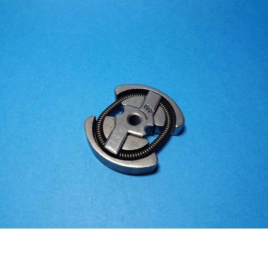 Clutch suitable for Husqvarna 36 41 136 137 141 142 230 235 236 240 Jonsered 2035 2036 2040 CS2137 CS2138 CS2234 CS2238 Partner 350 351 352 370 371 382 390 391 401 420 McCULLOCH CS340 CS380 chainsaw 530014949
