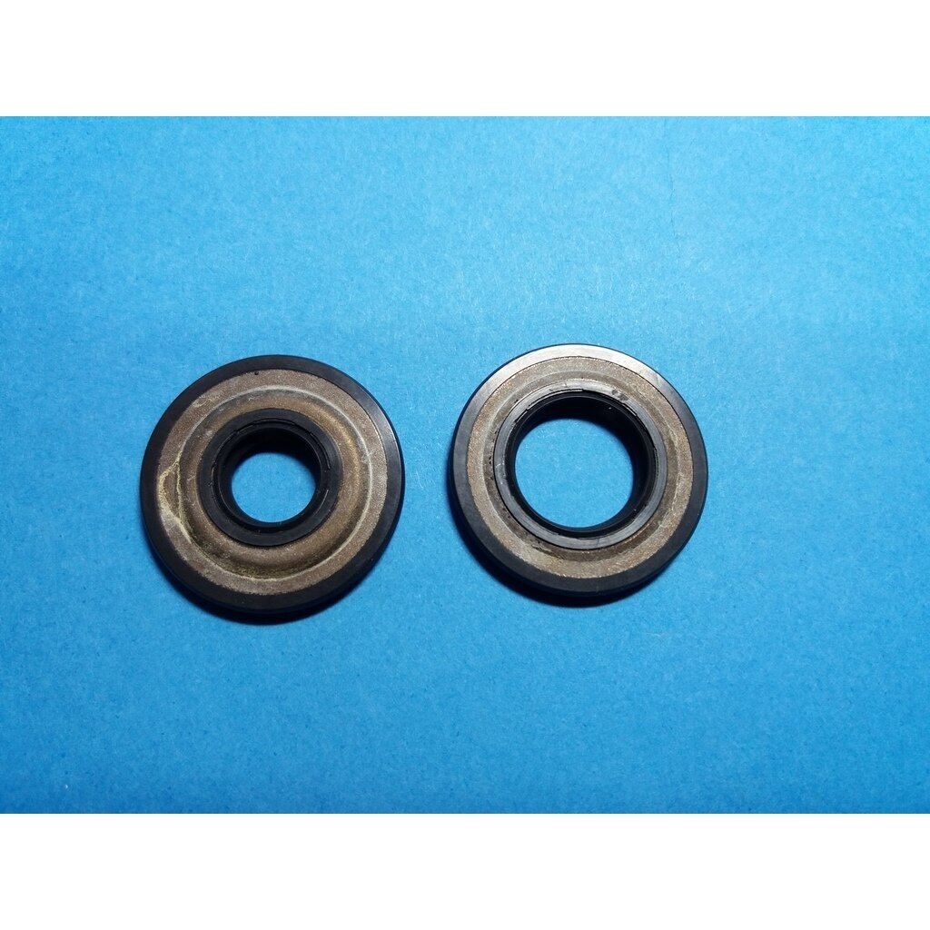 Crankshaft Oil Seal Kit suitable for Husqvarna 135 140 435 440 Jonsered CS2240 McCulloch CS350 CS390 CS410 chainsaw 544251301 4 Crankshaft Oil Seal Kit suitable for Husqvarna 135 140 435 440 Jonsered CS2240 McCulloch CS350 CS390 CS410 chainsaw 544251301 4