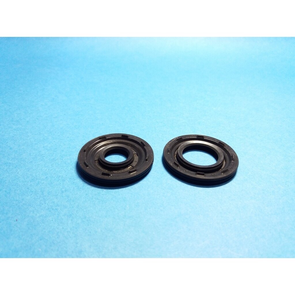 Crankshaft Oil Seal Kit suitable for Husqvarna 135 140 435 440 Jonsered CS2240 McCulloch CS350 CS390 CS410 chainsaw 544251301 1 Crankshaft Oil Seal Kit suitable for Husqvarna 135 140 435 440 Jonsered CS2240 McCulloch CS350 CS390 CS410 chainsaw 544251301 1