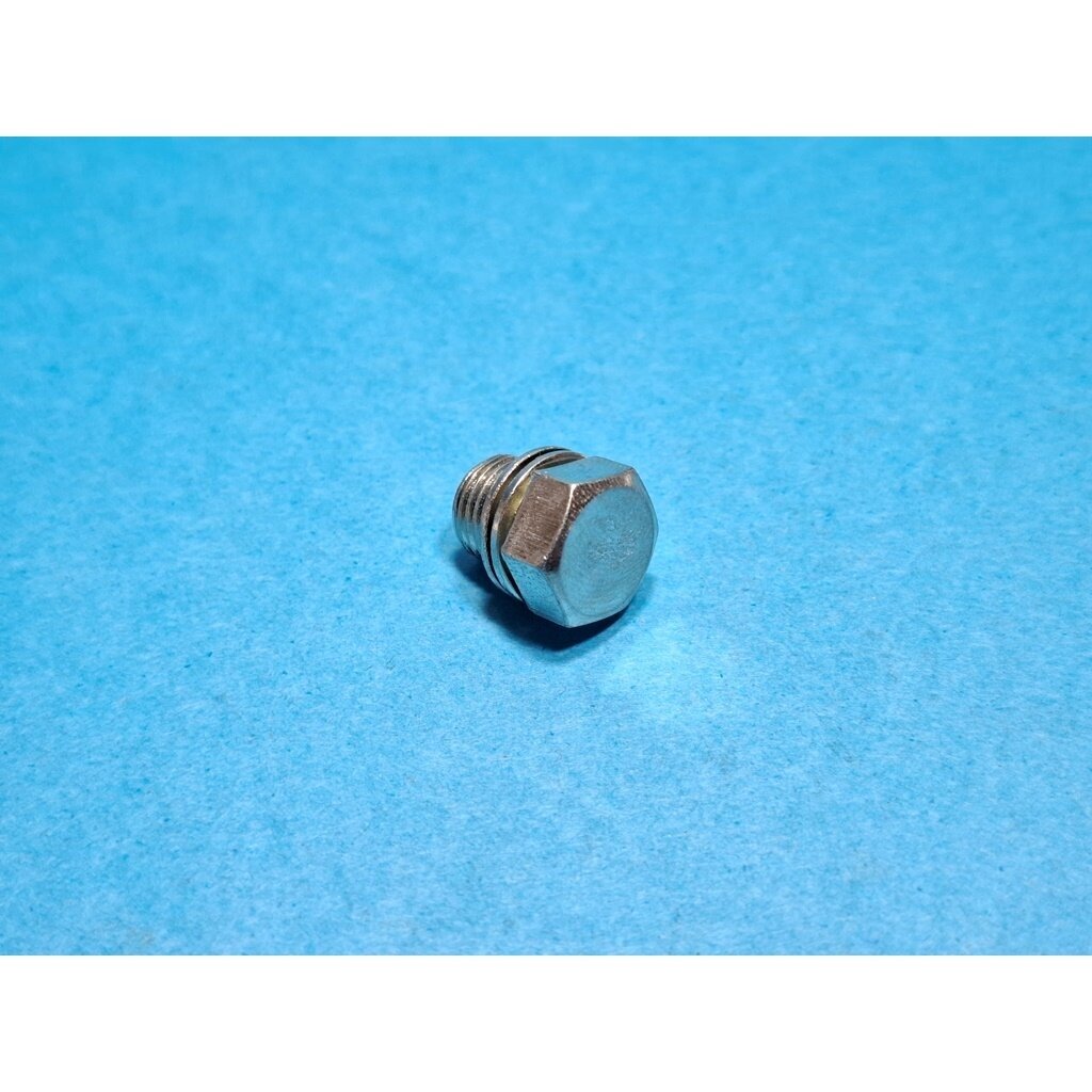 Decompression Plug M10X1.0 suitable for Husqvarna 51 55 42 242 246 254 257 262 61 66 268 272 340 345 346 350 351 353 357 359 365 394 395 Chainsaw 1