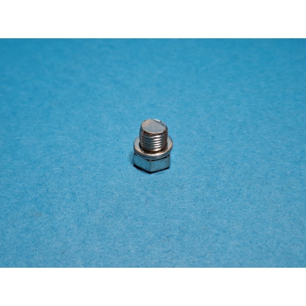 Decompression Plug M10X1.0 suitable for Husqvarna 51 55 42 242 246 254 257 262 61 66 268 272 340 345 346 350 351 353 357 359 365 394 395 Chainsaw 2