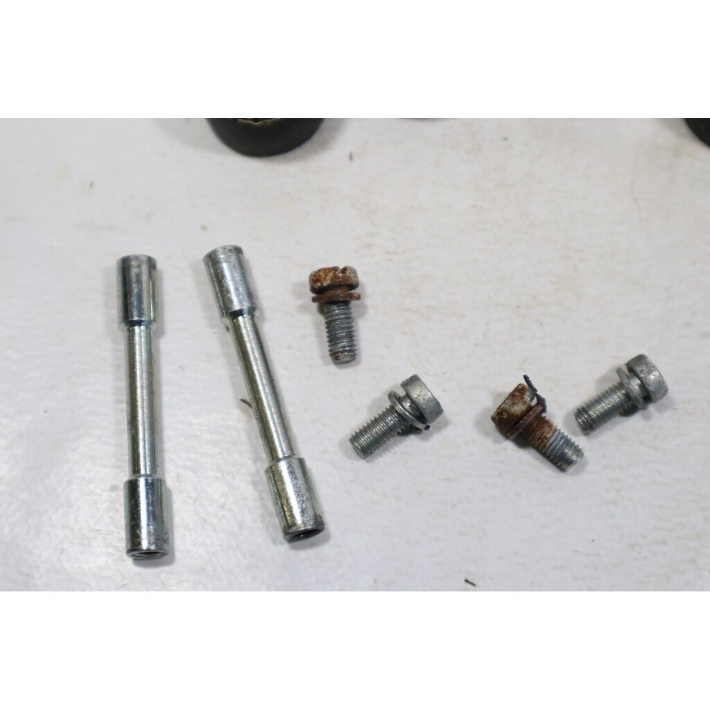 Genuine Antivibration Rubber Metal Kit Solo 605 606 chainsaw 6300139 4 Genuine Antivibration Rubber Metal Kit Solo 605 606 chainsaw 6300139 4