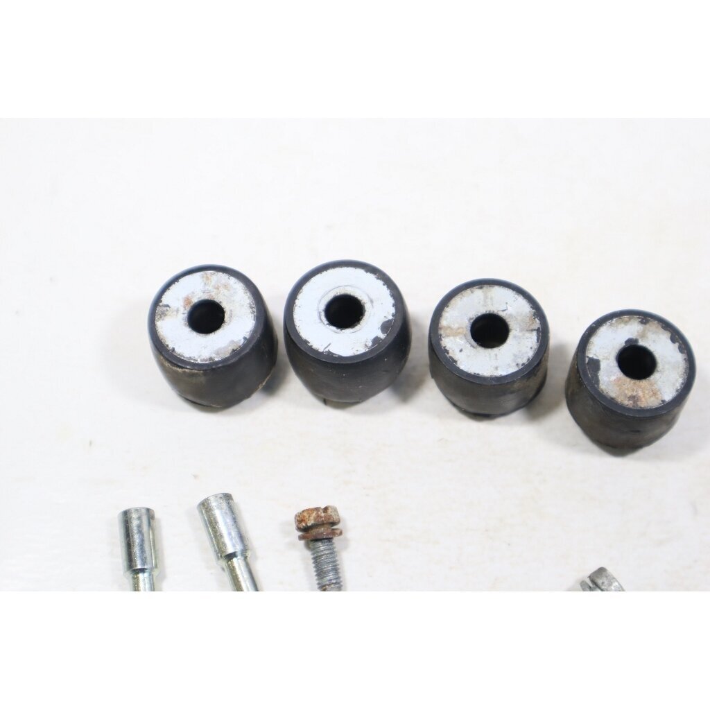 Genuine Antivibration Rubber Metal Kit Solo 605 606 chainsaw 6300139 2 Genuine Antivibration Rubber Metal Kit Solo 605 606 chainsaw 6300139 2