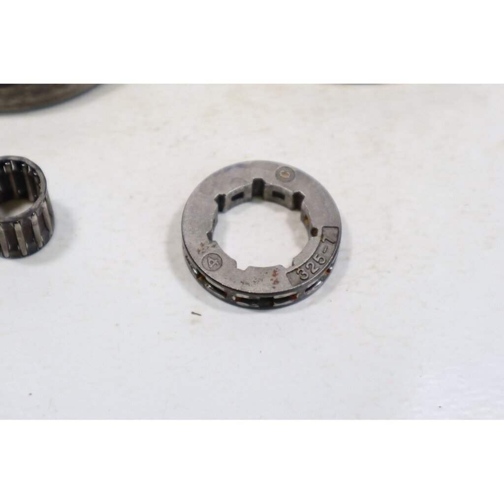 Genuine Clutch Assembly .325 7T Husqvarna 340 345 346 350 351 353 Jonsered CS2141 CS2145 CS2147 CS2150 CS2152 CS2153 chainsaw 1