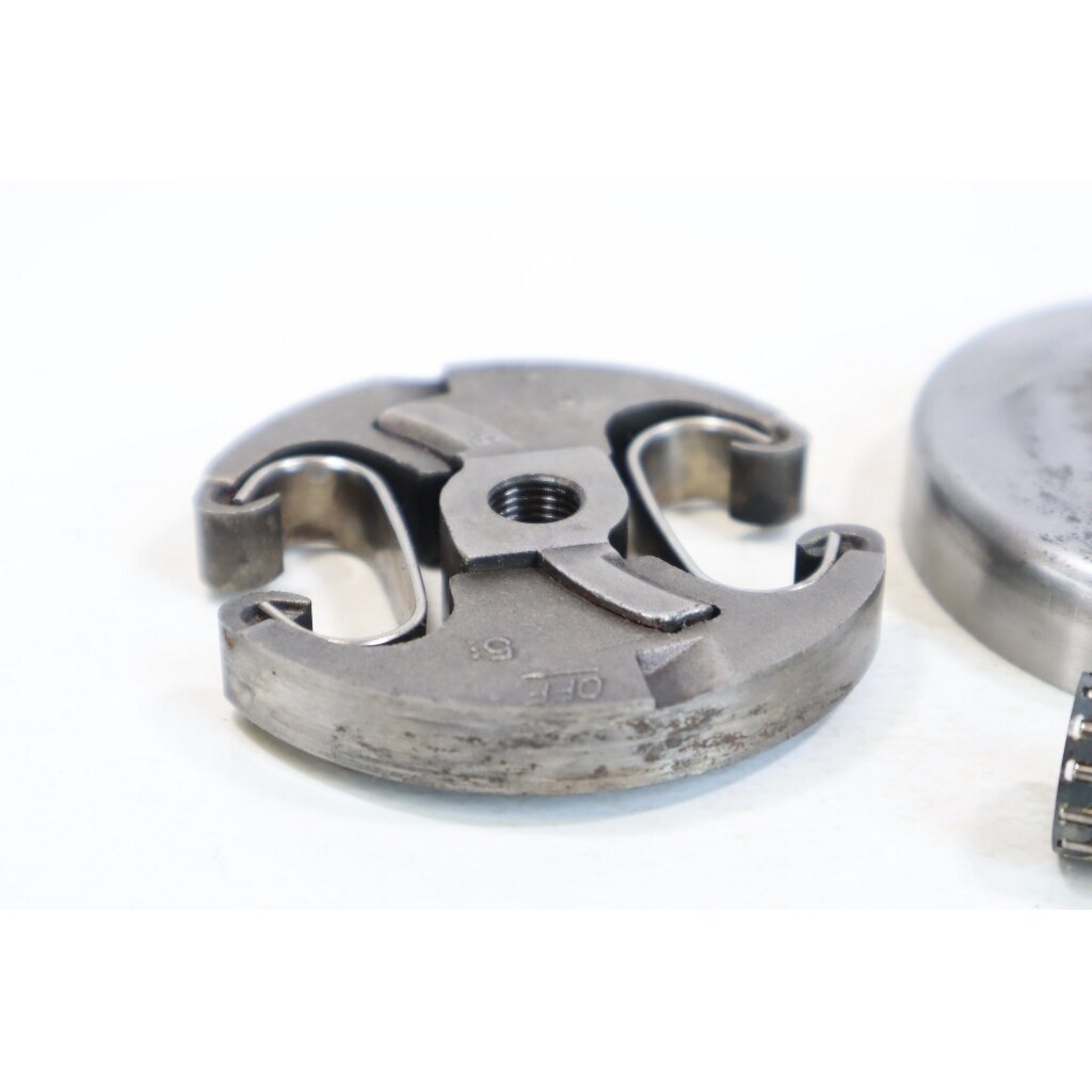 Genuine Clutch Assembly .325 7T Husqvarna 340 345 346 350 351 353 Jonsered CS2141 CS2145 CS2147 CS2150 CS2152 CS2153 chainsaw 2 Genuine Clutch Assembly .325 7T Husqvarna 340 345 346 350 351 353 Jonsered CS2141 CS2145 CS2147 CS2150 CS2152 CS2153 chainsaw 2