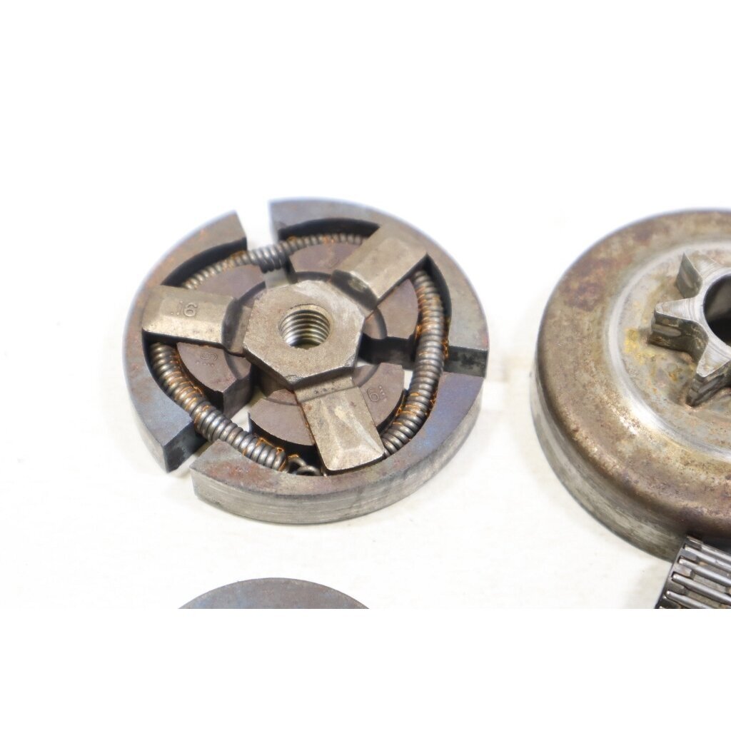 Genuine Clutch Assembly .325 7T Husqvarna 40 45 Jonsered 2041 2045 2050 Partner 400 410 450 460 490 510 chainsaw 2 Genuine Clutch Assembly .325 7T Husqvarna 40 45 Jonsered 2041 2045 2050 Partner 400 410 450 460 490 510 chainsaw 2