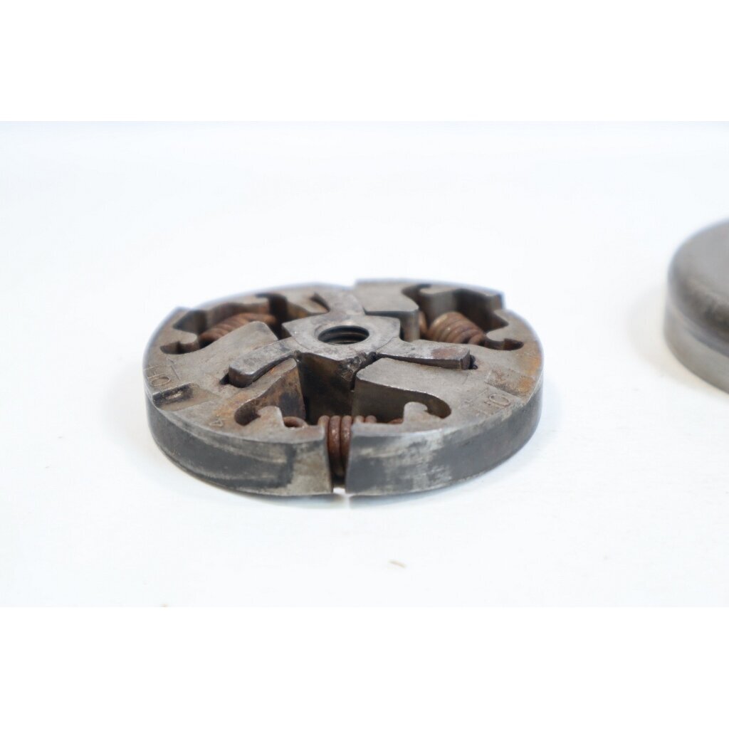 Genuine Clutch Assembly .325 7T Husqvarna 444 chainsaw 2 Genuine Clutch Assembly .325 7T Husqvarna 444 chainsaw 2