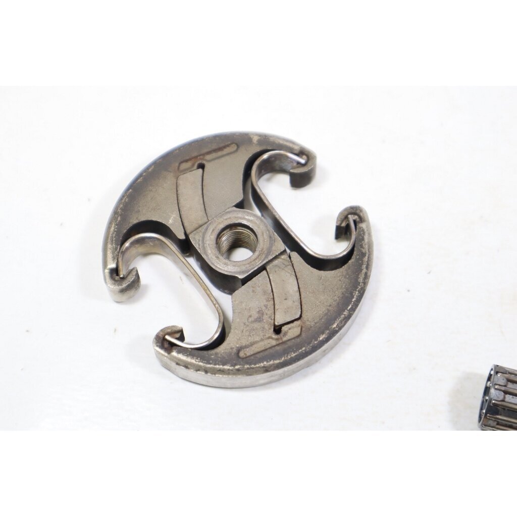 Genuine Clutch Assembly .325 7T Jonsered CS2141 CS2145 CS2245 CS2250 Husqvarna 340 345 445 450 chainsaw 3 Genuine Clutch Assembly .325 7T Jonsered CS2141 CS2145 CS2245 CS2250 Husqvarna 340 345 445 450 chainsaw 3