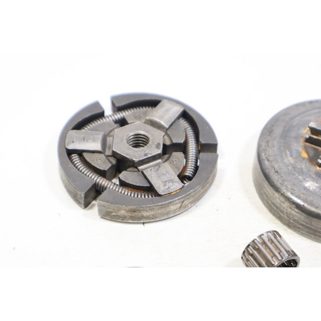 Genuine Clutch Assembly .325 8T Husqvarna 40 45 Jonsered 2041 2045 2050 Partner 400 410 450 460 490 510 chainsaw 2 Genuine Clutch Assembly .325 8T Husqvarna 40 45 Jonsered 2041 2045 2050 Partner 400 410 450 460 490 510 chainsaw 2