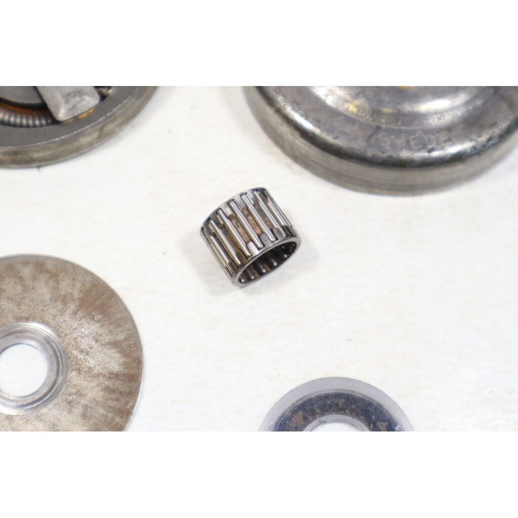 Genuine Clutch Assembly .325 8T Husqvarna 40 45 Jonsered 2041 2045 2050 Partner 400 410 450 460 490 510 chainsaw 1 Genuine Clutch Assembly .325 8T Husqvarna 40 45 Jonsered 2041 2045 2050 Partner 400 410 450 460 490 510 chainsaw 1