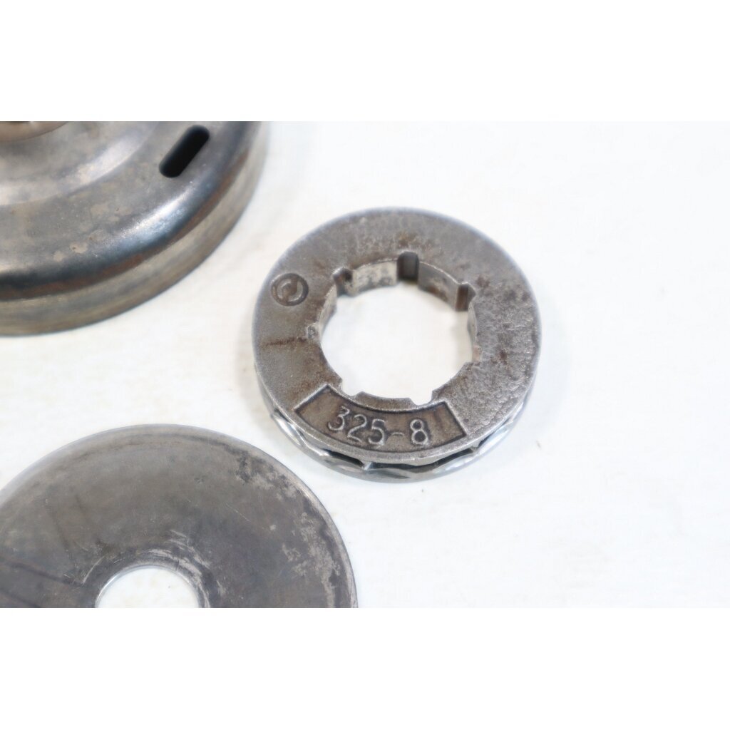 Genuine Clutch Assembly .325 8T Jonsered 525 chainsaw 2 Genuine Clutch Assembly .325 8T Jonsered 525 chainsaw 2