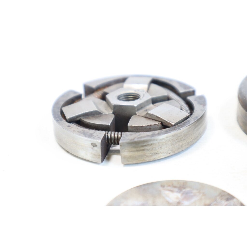 Genuine Clutch Assembly .325 8T Jonsered 525 chainsaw 5 Genuine Clutch Assembly .325 8T Jonsered 525 chainsaw 5