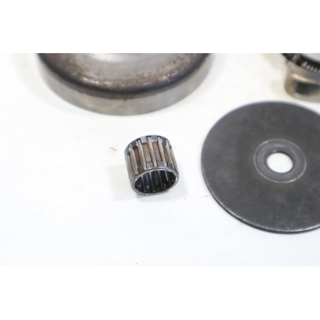 Genuine Clutch Assembly 3/8 6T Husqvarna 135 135E 140 140E McCULLOCH CS350 CS390 chainsaw 1 Genuine Clutch Assembly 3/8 6T Husqvarna 135 135E 140 140E McCULLOCH CS350 CS390 chainsaw 1