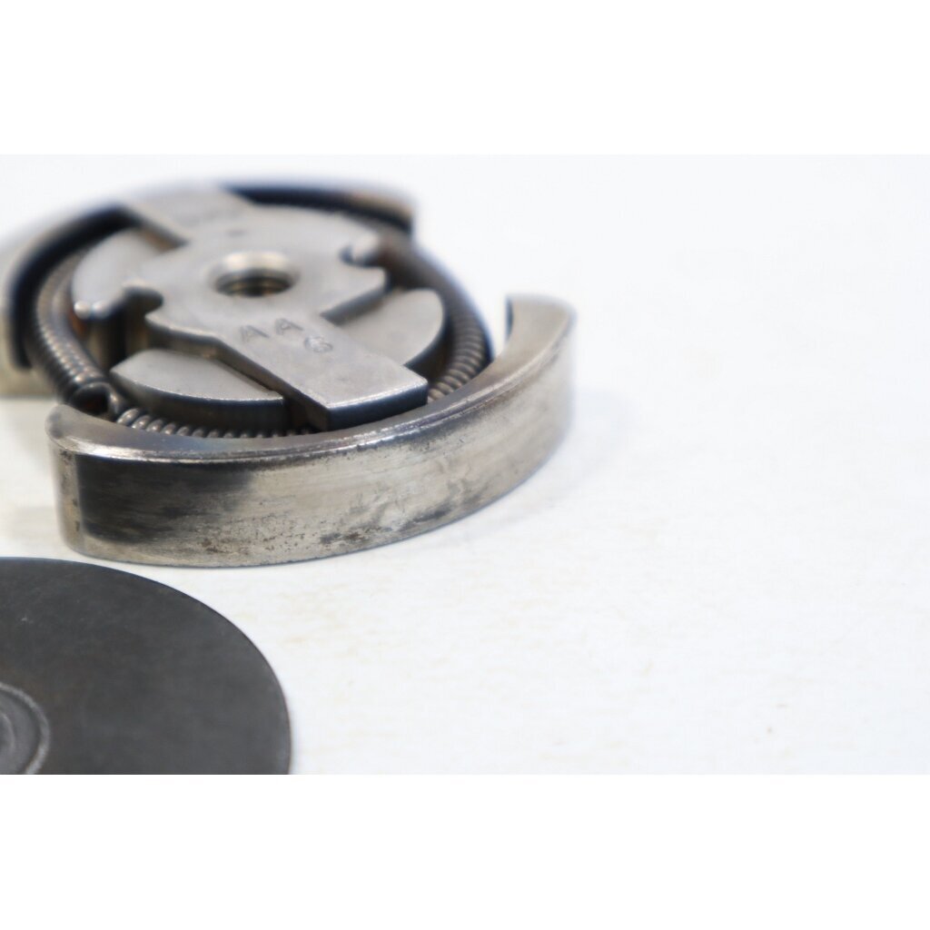 Genuine Clutch Assembly 3/8 6T Husqvarna 135 135E 140 140E McCULLOCH CS350 CS390 chainsaw 6 Genuine Clutch Assembly 3/8 6T Husqvarna 135 135E 140 140E McCULLOCH CS350 CS390 chainsaw 6