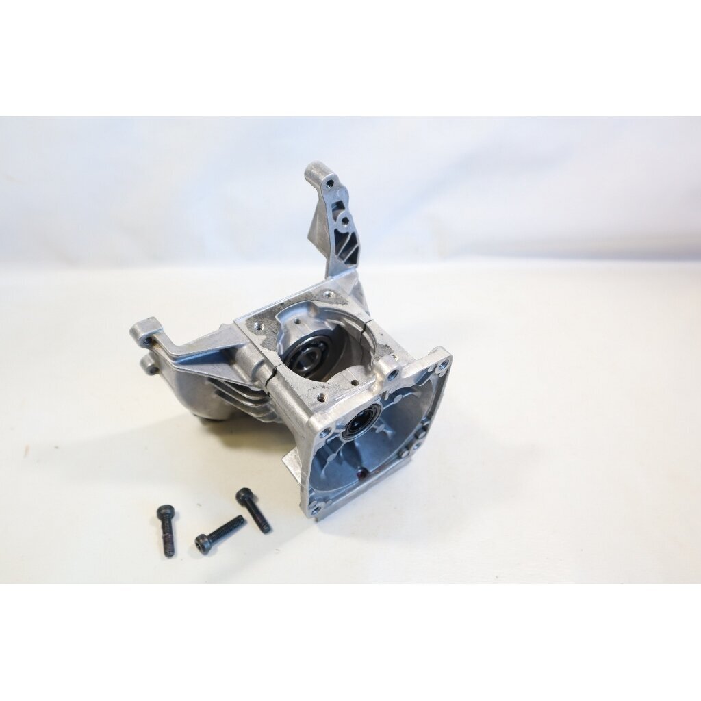Genuine Crankcase Alpina CB27 CT27 TR27 Castelgarden GB27 GT27 XB27 XR27 Mountfield MB2601 MB2602 MT2601 MT2607 ST S p A BG26 M27 Stiga SB25 SB27 ST27 brushcutter Genuine Crankcase Alpina CB27 CT27 TR27 Castelgarden GB27 GT27 XB27 XR27 Mountfield MB2601 MB2602 MT2601 MT2607 ST S p A BG26 M27 Stiga SB25 SB27 ST27 brushcutter