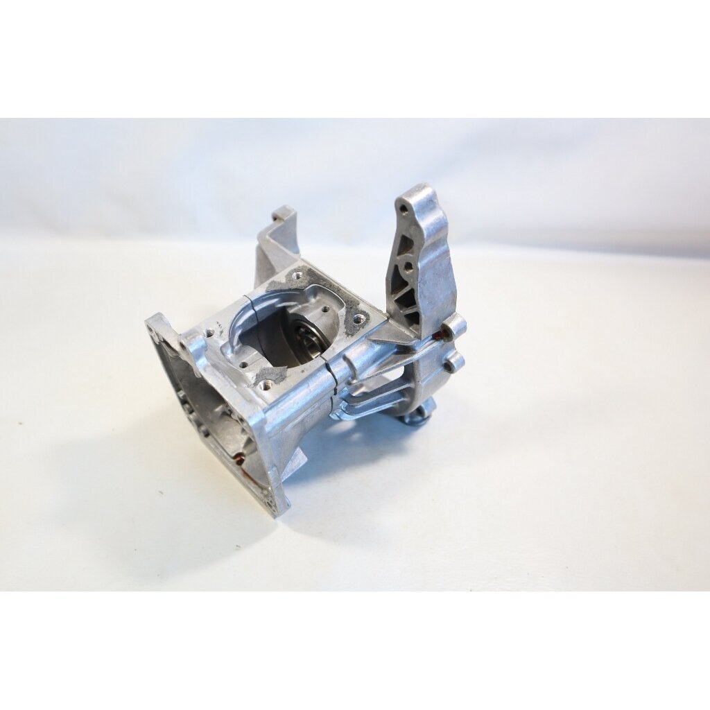 Genuine Crankcase Alpina CB27 CT27 TR27 Castelgarden GB27 GT27 XB27 XR27 Mountfield MB2601 MB2602 MT2601 MT2607 ST S p A BG26 M27 Stiga SB25 SB27 ST27 brushcutter 1