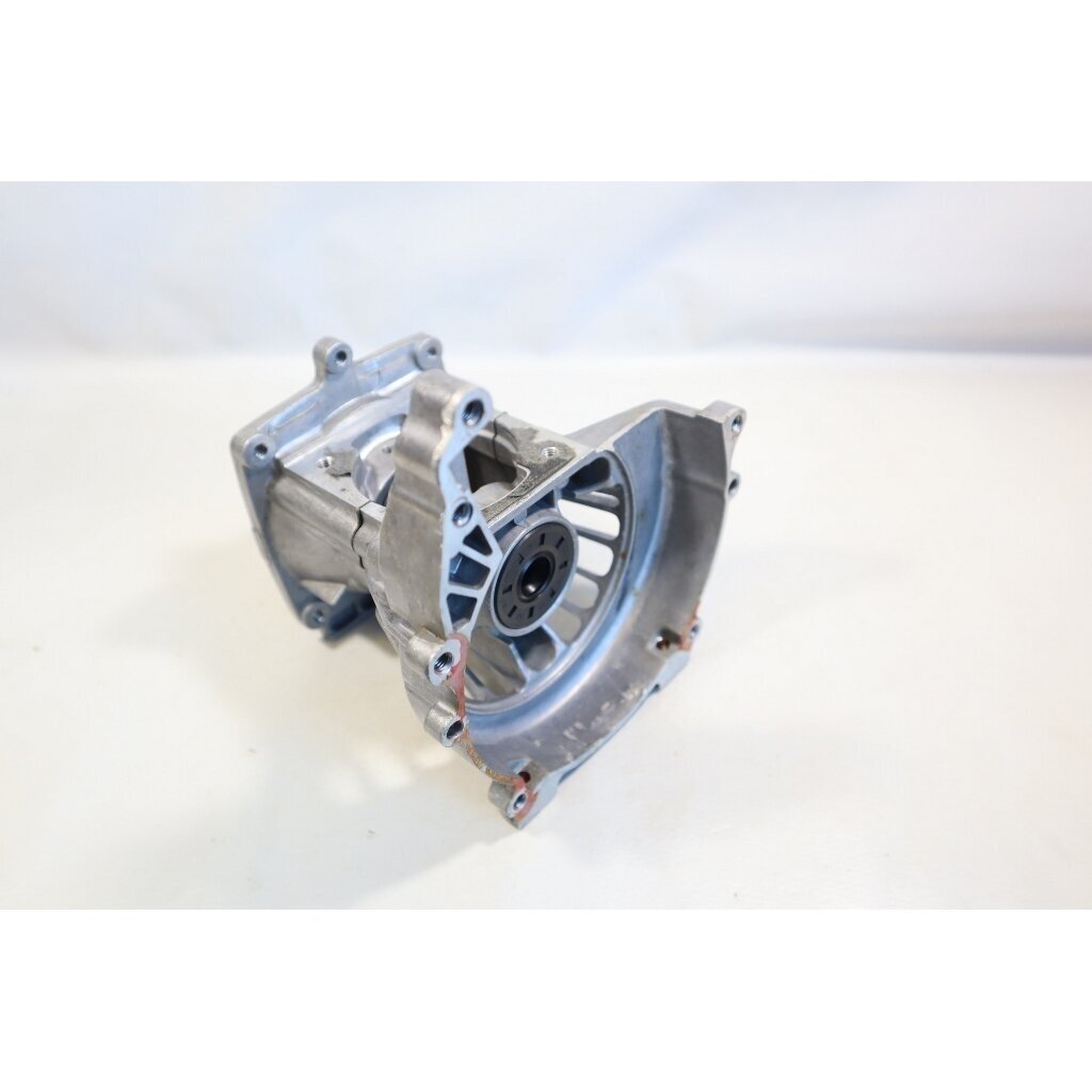 Genuine Crankcase Alpina CB27 CT27 TR27 Castelgarden GB27 GT27 XB27 XR27 Mountfield MB2601 MB2602 MT2601 MT2607 ST S p A BG26 M27 Stiga SB25 SB27 ST27 brushcutter 2