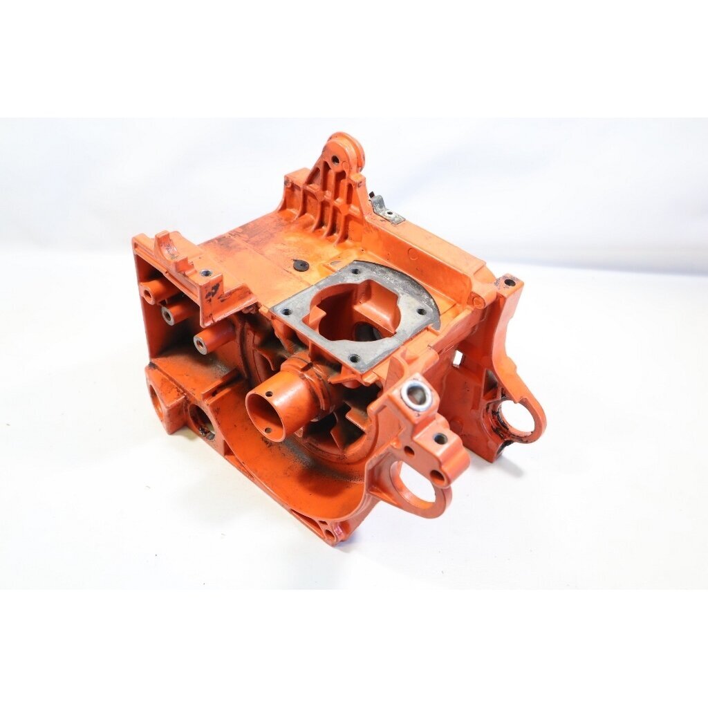 Genuine Crankcase Dolmar 100 102 chainsaw 028111030 1