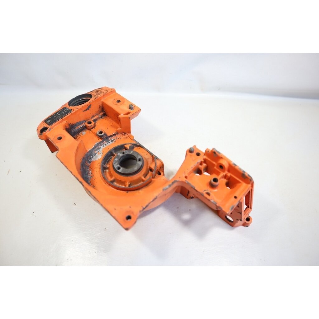 Genuine Crankcase Flywheel Side Husqvarna 242 246 42 238 chainsaw 501620502 1