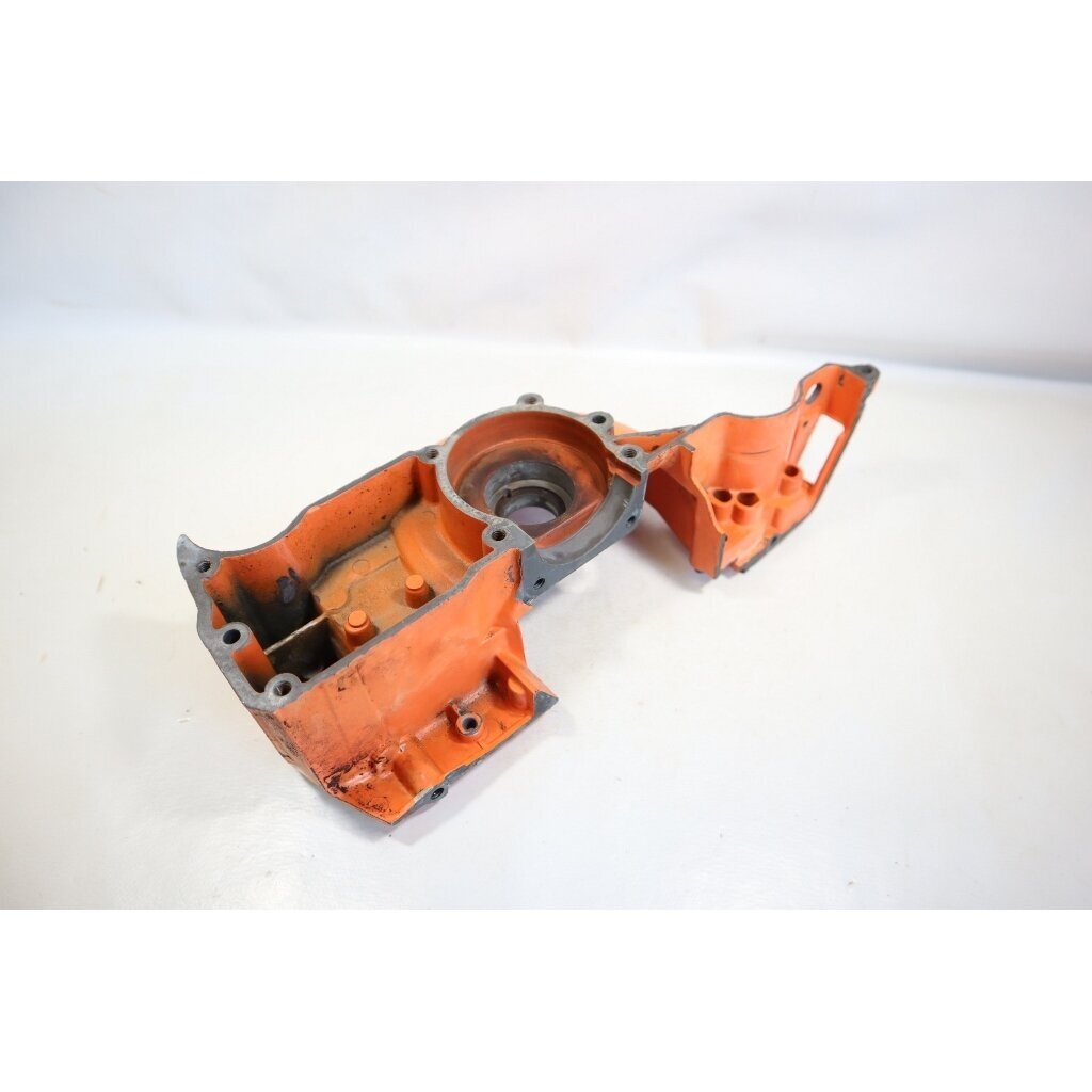 Genuine Crankcase Flywheel Side Husqvarna 242 246 42 238 chainsaw 501620502 6