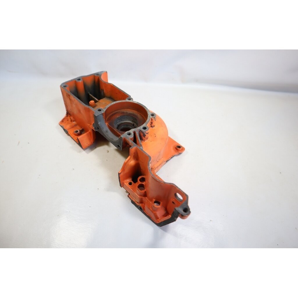 Genuine Crankcase Flywheel Side Husqvarna 242 246 42 238 chainsaw 501620502 8 Genuine Crankcase Flywheel Side Husqvarna 242 246 42 238 chainsaw 501620502 8