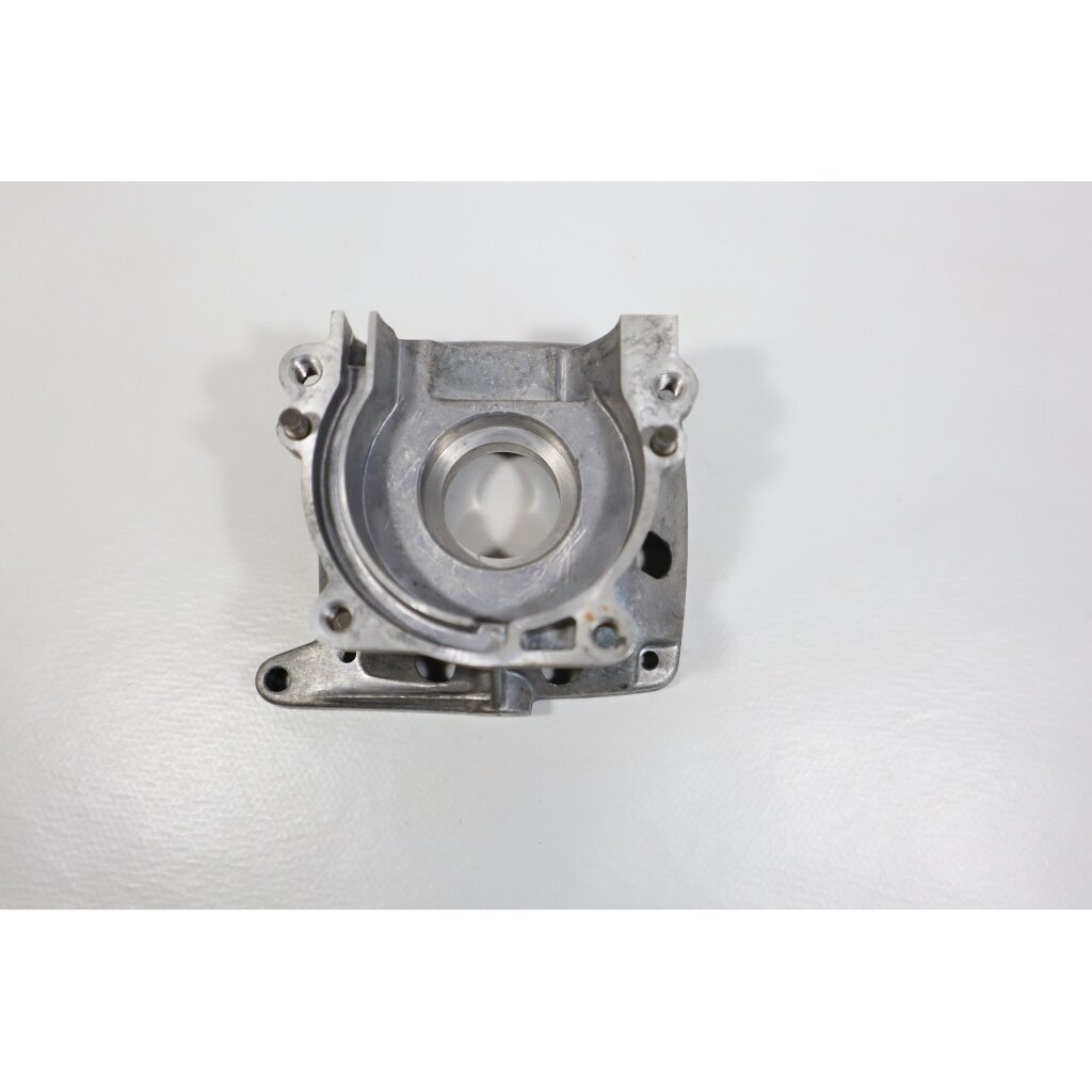 Genuine Crankcase Hitachi CG27EAS brushcutter 8 Genuine Crankcase Hitachi CG27EAS brushcutter 8