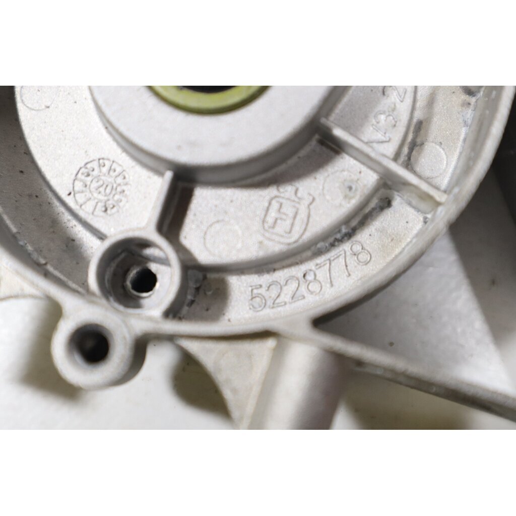 Genuine Crankcase Husqvarna 122 C LD LDx LK McCulloch T22 LS LCS trimmer 522878301 10 Genuine Crankcase Husqvarna 122 C LD LDx LK McCulloch T22 LS LCS trimmer 522878301 10