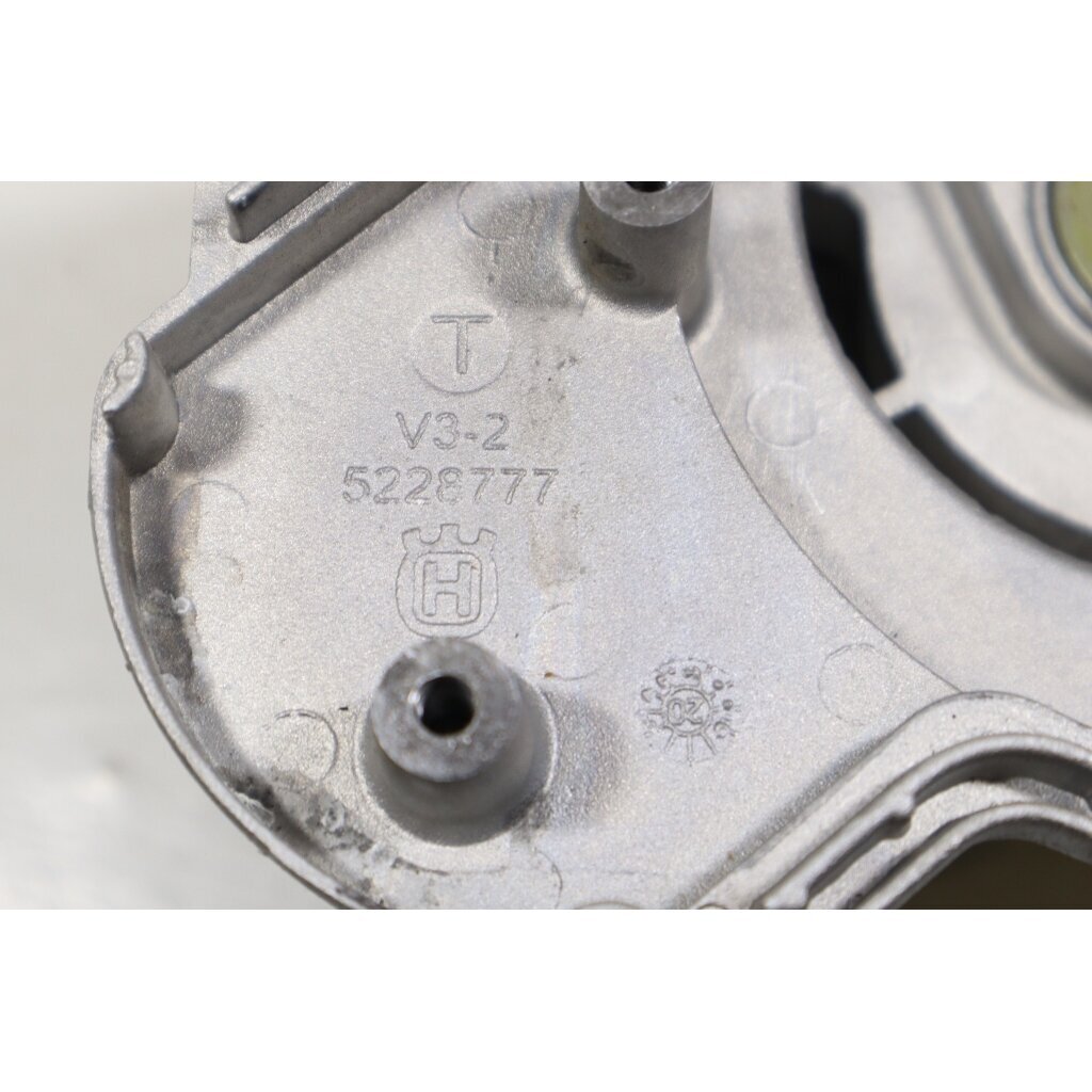 Genuine Crankcase Husqvarna 122 C LD LDx LK McCulloch T22 LS LCS trimmer 522878301 13 Genuine Crankcase Husqvarna 122 C LD LDx LK McCulloch T22 LS LCS trimmer 522878301 13