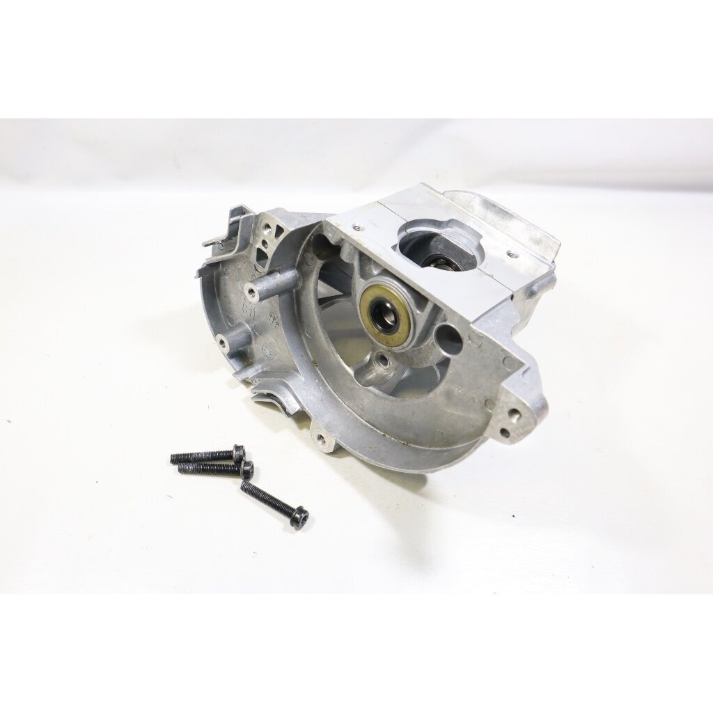 Genuine Crankcase Husqvarna 122 C LD LDx LK McCulloch T22 LS LCS trimmer 522878301 Genuine Crankcase Husqvarna 122 C LD LDx LK McCulloch T22 LS LCS trimmer 522878301