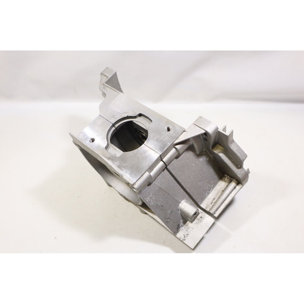 Genuine Crankcase Husqvarna 122 C LD LDx LK McCulloch T22 LS LCS trimmer 522878301 2 Genuine Crankcase Husqvarna 122 C LD LDx LK McCulloch T22 LS LCS trimmer 522878301 2