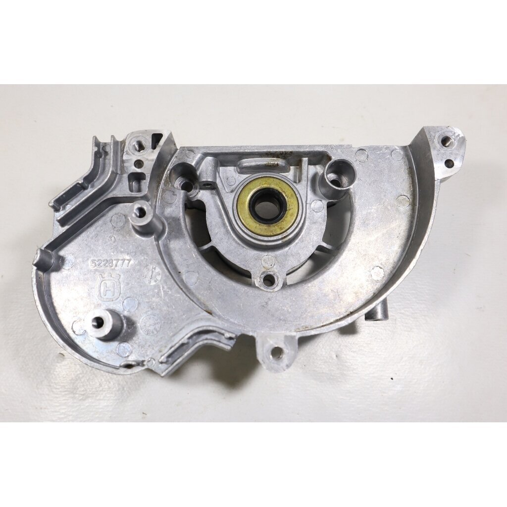 Genuine Crankcase Husqvarna 122 C LD LDx LK McCulloch T22 LS LCS trimmer 522878301 9 Genuine Crankcase Husqvarna 122 C LD LDx LK McCulloch T22 LS LCS trimmer 522878301 9
