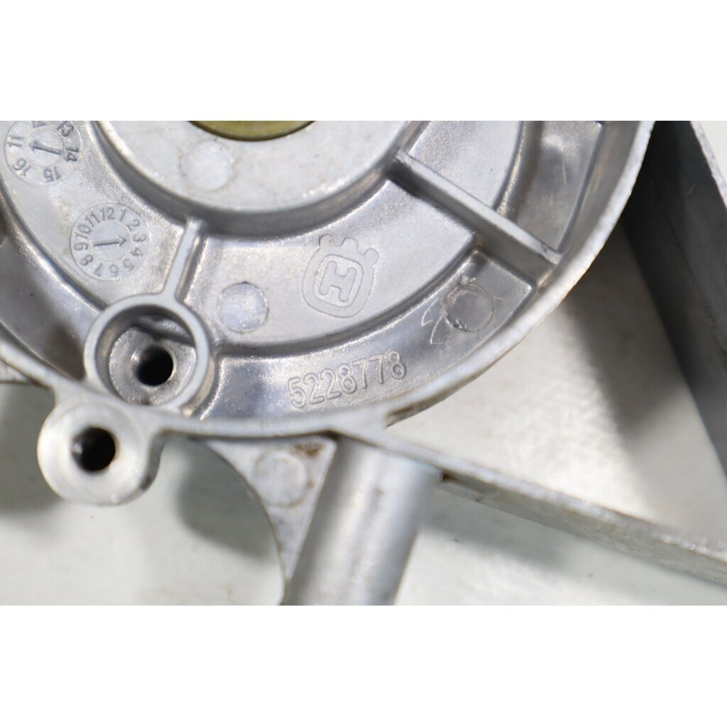 Genuine Crankcase Husqvarna 122 C LD LDx LK McCulloch T22 LS LCS trimmer 522878301 10 Genuine Crankcase Husqvarna 122 C LD LDx LK McCulloch T22 LS LCS trimmer 522878301 10