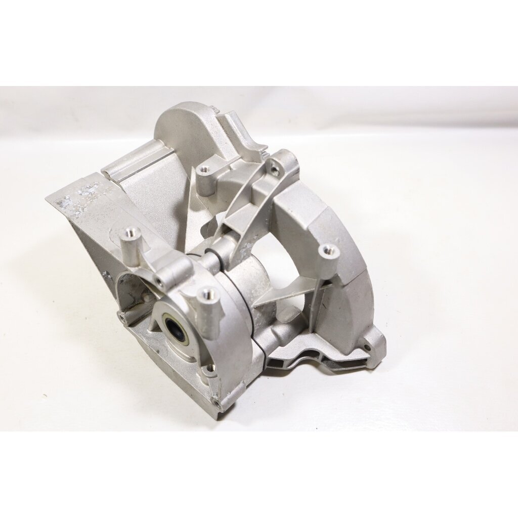 Genuine Crankcase Husqvarna 122 C LD LDx LK McCulloch T22 LS LCS trimmer 522878301 6 Genuine Crankcase Husqvarna 122 C LD LDx LK McCulloch T22 LS LCS trimmer 522878301 6