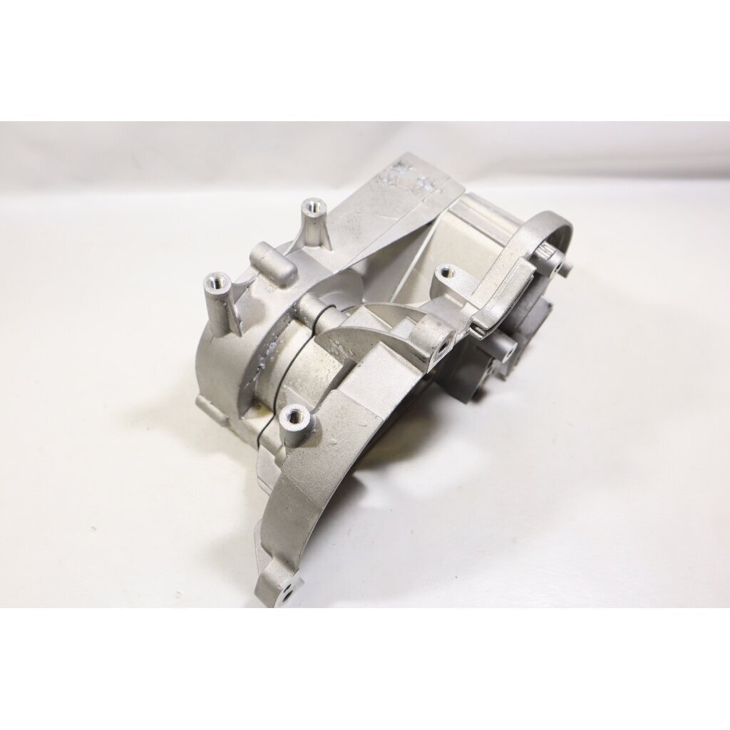 Genuine Crankcase Husqvarna 122 C LD LDx LK McCulloch T22 LS LCS trimmer 522878301 7 Genuine Crankcase Husqvarna 122 C LD LDx LK McCulloch T22 LS LCS trimmer 522878301 7