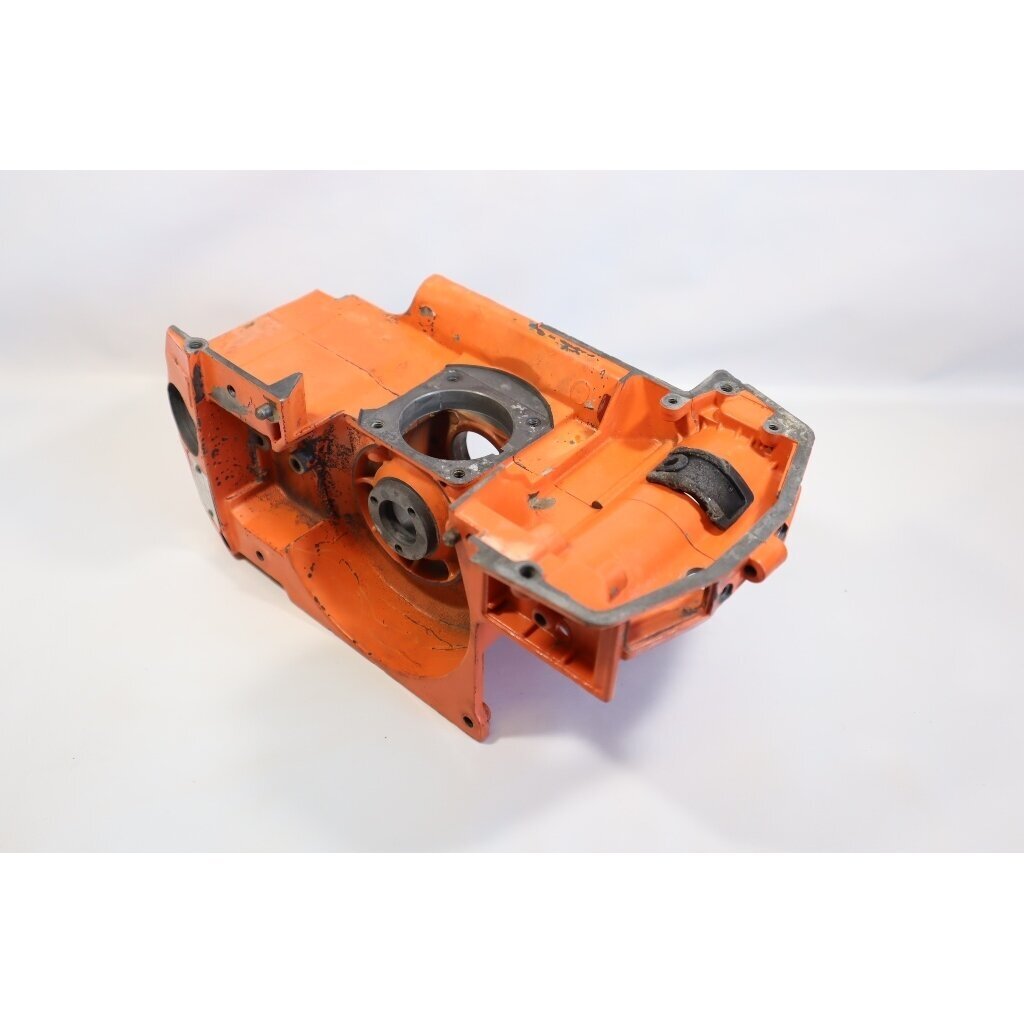 Genuine Crankcase Husqvarna 234 133 234 chainsaw 501620560 1 Genuine Crankcase Husqvarna 234 133 234 chainsaw 501620560 1