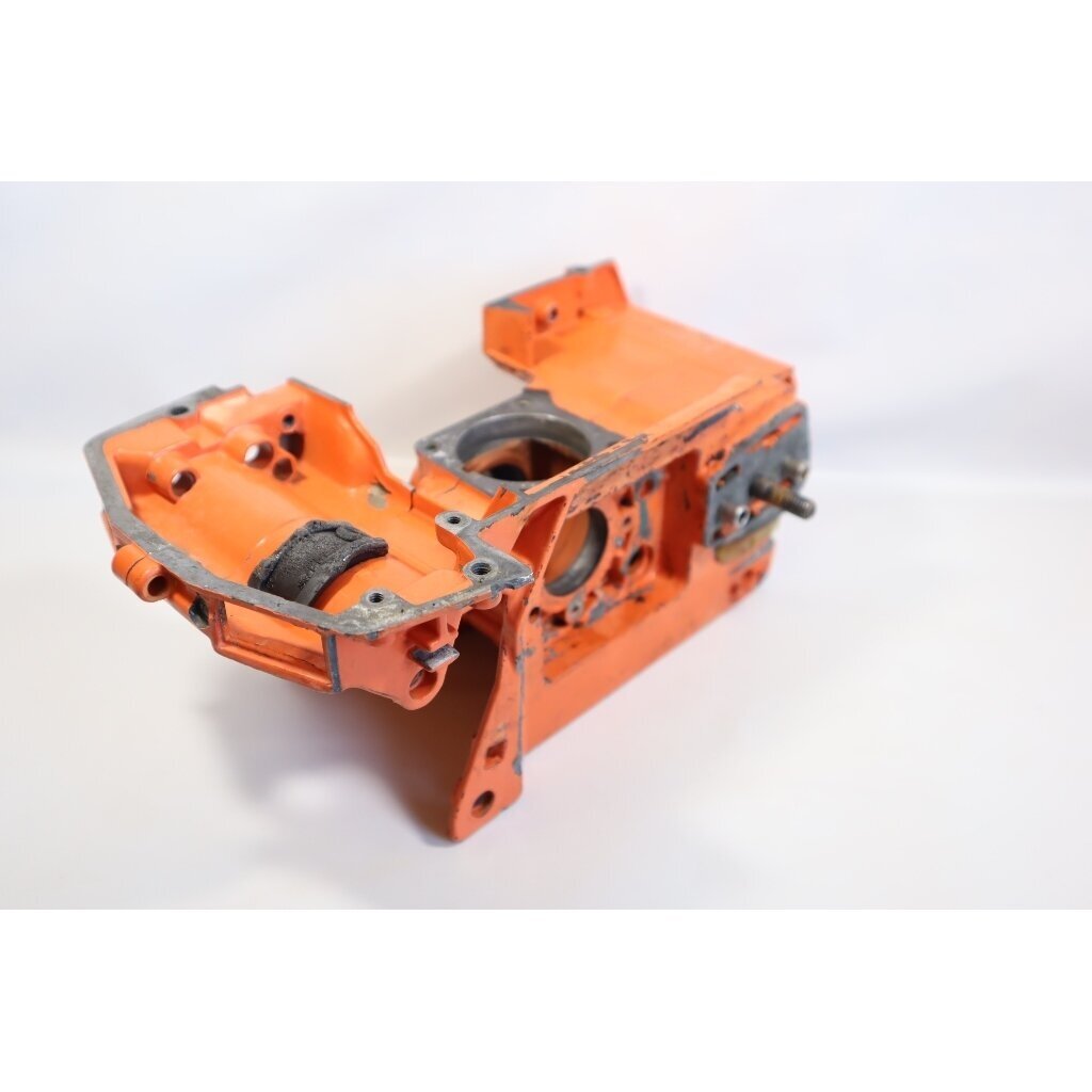 Genuine Crankcase Husqvarna 234 133 234 chainsaw 501620560 2 Genuine Crankcase Husqvarna 234 133 234 chainsaw 501620560 2