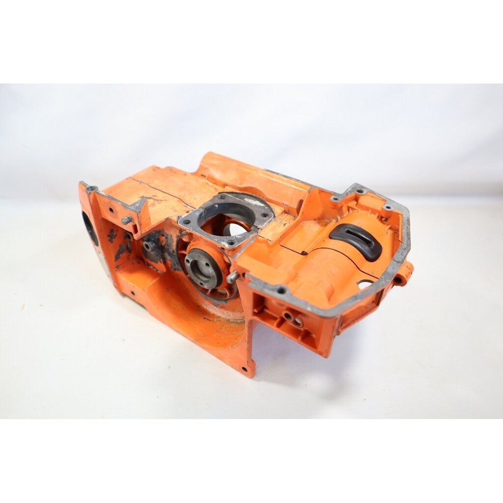 Genuine Crankcase Husqvarna 234 133 238 chainsaw 501620560 1 Genuine Crankcase Husqvarna 234 133 238 chainsaw 501620560 1