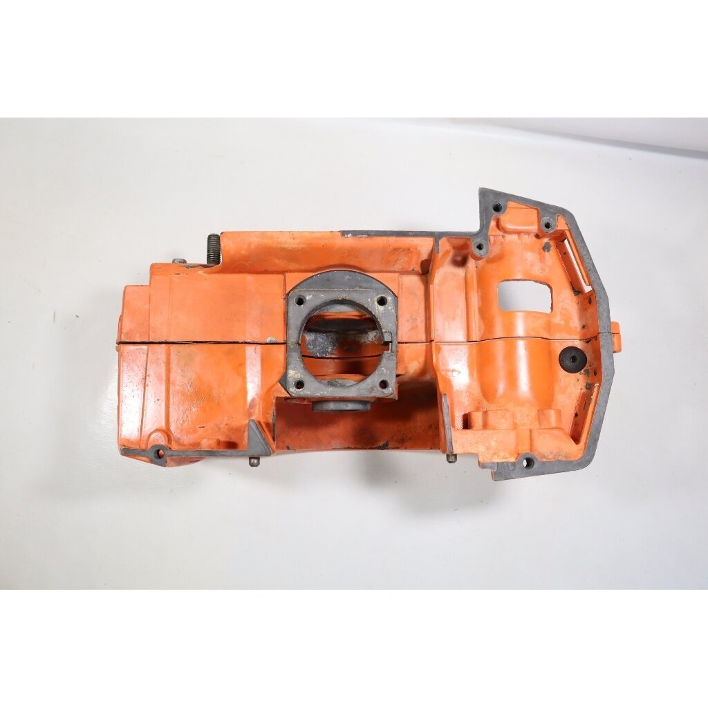 Genuine Crankcase Husqvarna 234 133 238 chainsaw 501620560 4