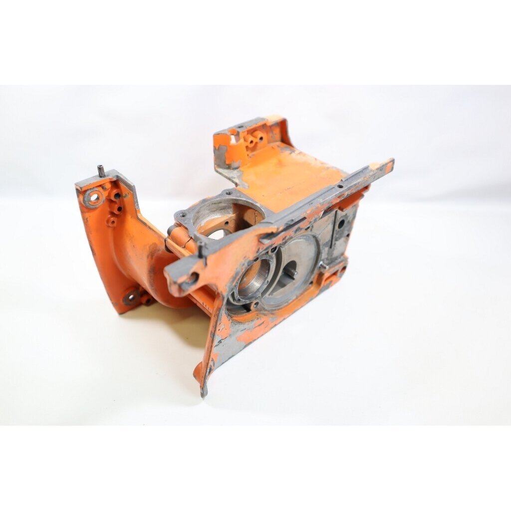Genuine Crankcase Husqvarna 240S 240SE 240SG chainsaw 501497302 2 Genuine Crankcase Husqvarna 240S 240SE 240SG chainsaw 501497302 2
