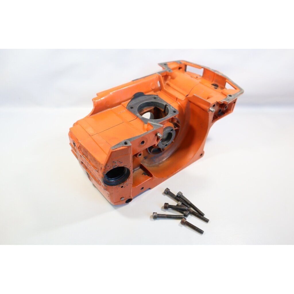 Genuine Crankcase Husqvarna 242 246 42 238 chainsaw 501620502 Genuine Crankcase Husqvarna 242 246 42 238 chainsaw 501620502