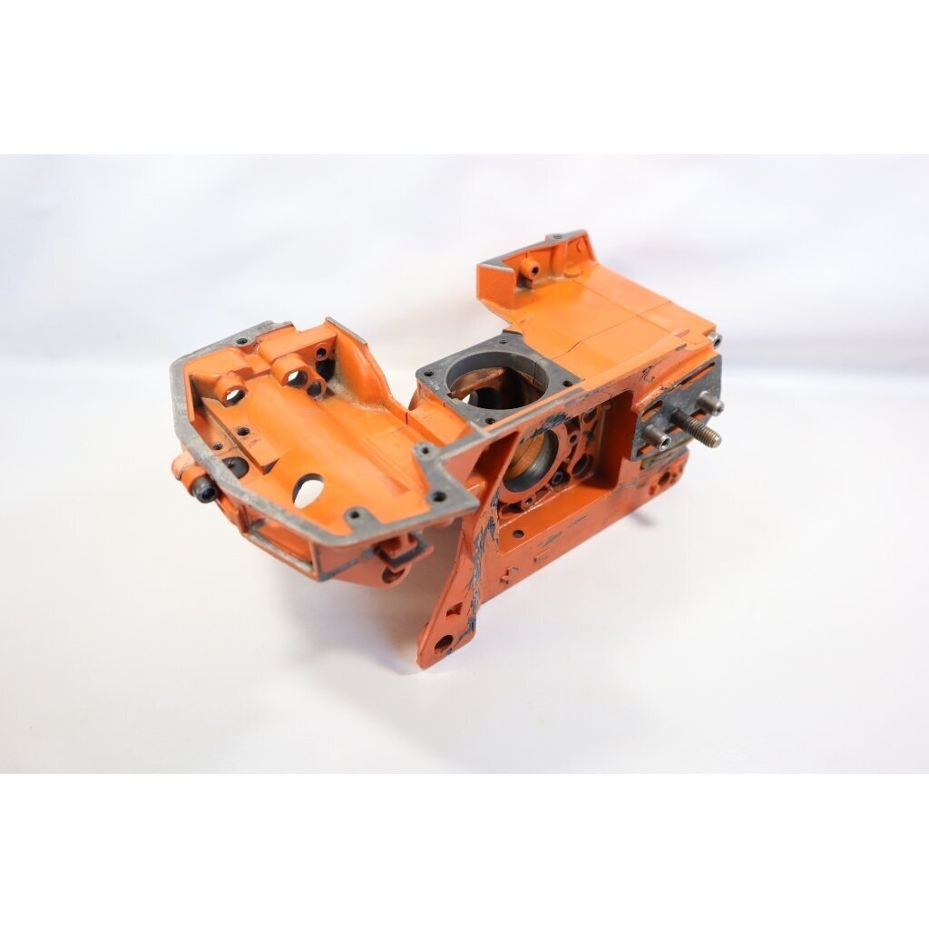 Genuine Crankcase Husqvarna 242 246 42 238 chainsaw 501620502 2 Genuine Crankcase Husqvarna 242 246 42 238 chainsaw 501620502 2