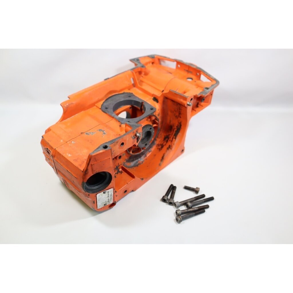 Genuine Crankcase Husqvarna 242 246 42 238 chainsaw 501620502 Genuine Crankcase Husqvarna 242 246 42 238 chainsaw 501620502
