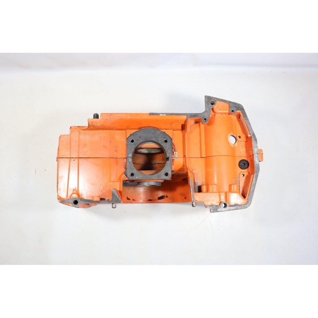Genuine Crankcase Husqvarna 242 246 42 238 chainsaw 501620502 4 Genuine Crankcase Husqvarna 242 246 42 238 chainsaw 501620502 4