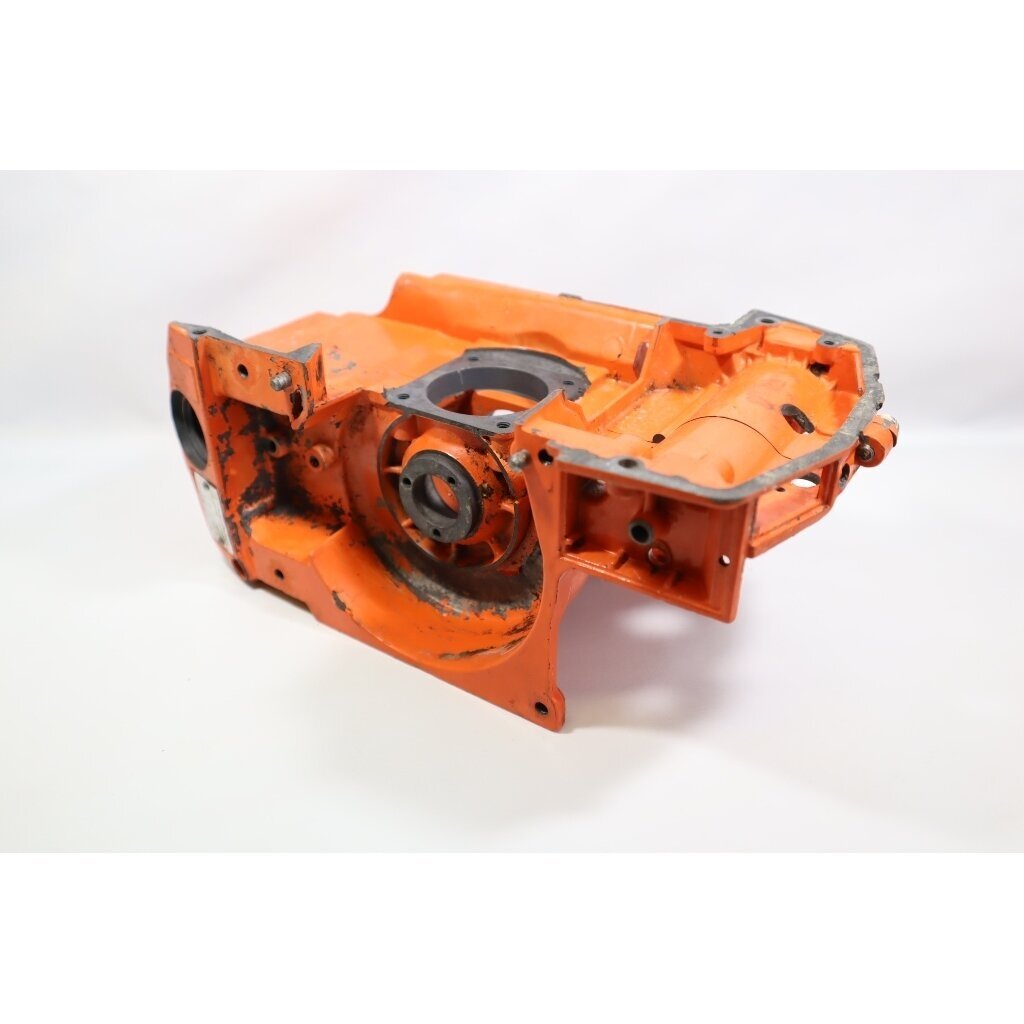 Genuine Crankcase Husqvarna 242 246 42 238 chainsaw 501620502 1 Genuine Crankcase Husqvarna 242 246 42 238 chainsaw 501620502 1