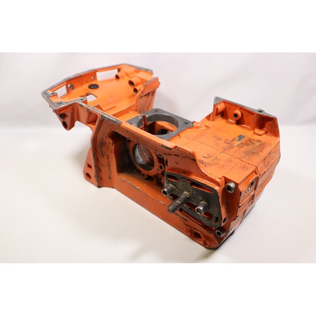 Genuine Crankcase Husqvarna 242 246 42 238 chainsaw 501620502 2 Genuine Crankcase Husqvarna 242 246 42 238 chainsaw 501620502 2