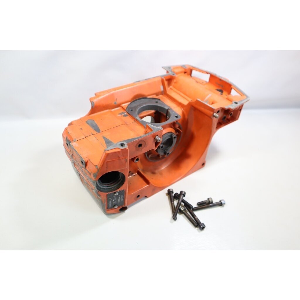 Genuine Crankcase Husqvarna 242 246 42 238 chainsaw 501620502