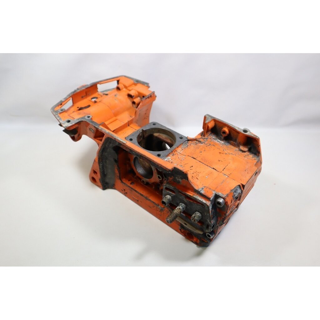 Genuine Crankcase Husqvarna 242 246 42 238 chainsaw 501620570 3 Genuine Crankcase Husqvarna 242 246 42 238 chainsaw 501620570 3