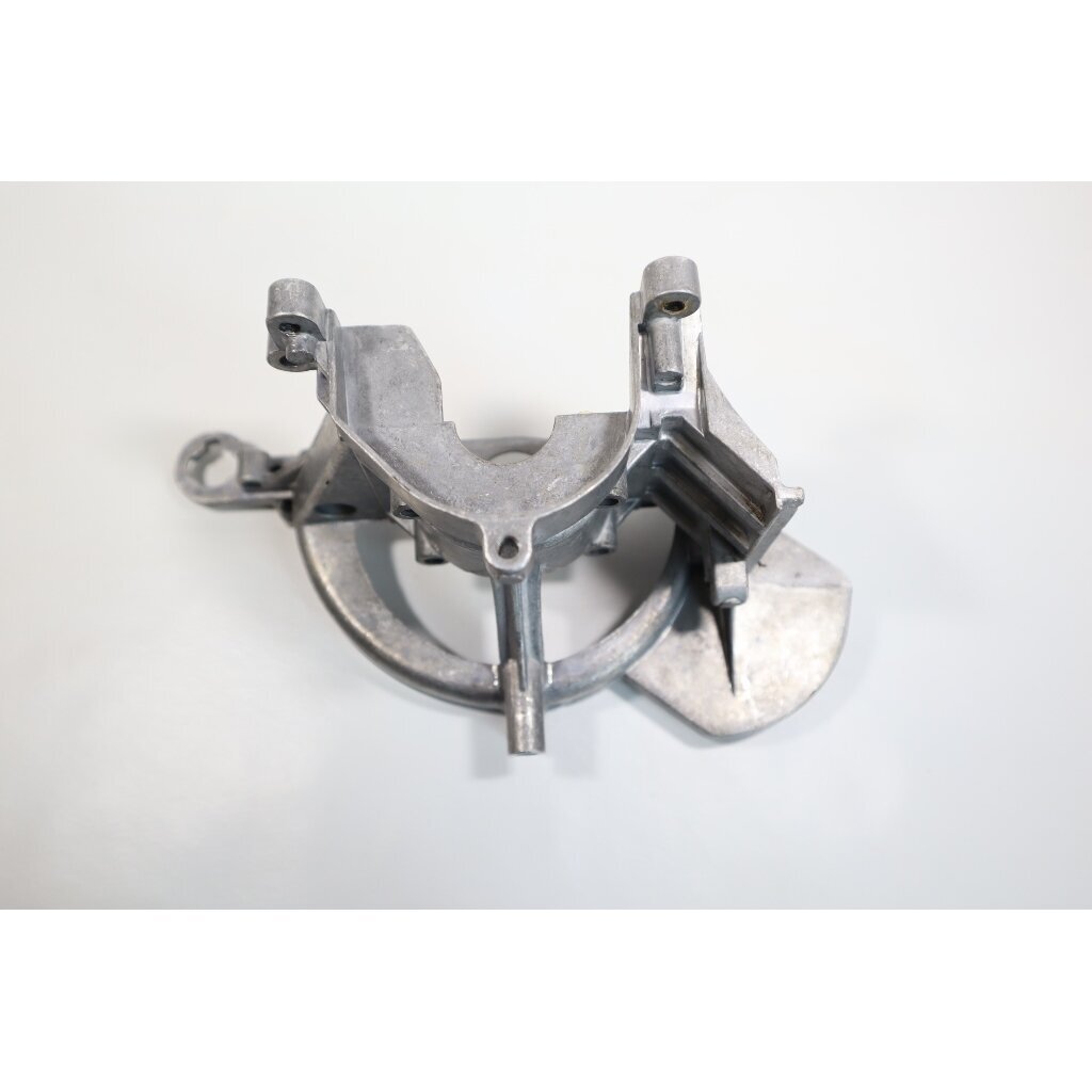 Genuine Crankcase Husqvarna 325Cx 322R 322C 323R 323C 326RX Jonsered GT2125 trimmer 537041101 7 Genuine Crankcase Husqvarna 325Cx 322R 322C 323R 323C 326RX Jonsered GT2125 trimmer 537041101 7