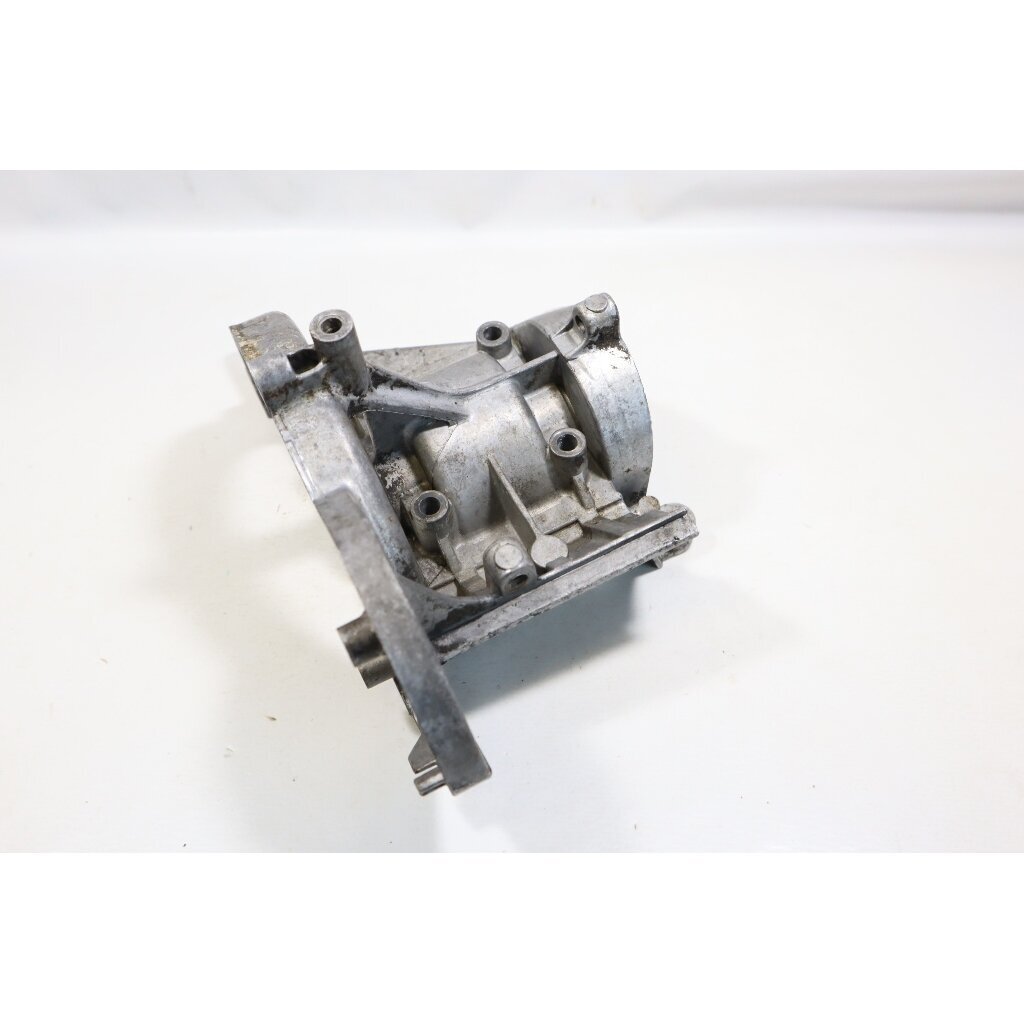 Genuine Crankcase Husqvarna 325Cx 322R 322C 323R 323C 326RX Jonsered GT2125 trimmer 537041102 7 Genuine Crankcase Husqvarna 325Cx 322R 322C 323R 323C 326RX Jonsered GT2125 trimmer 537041102 7
